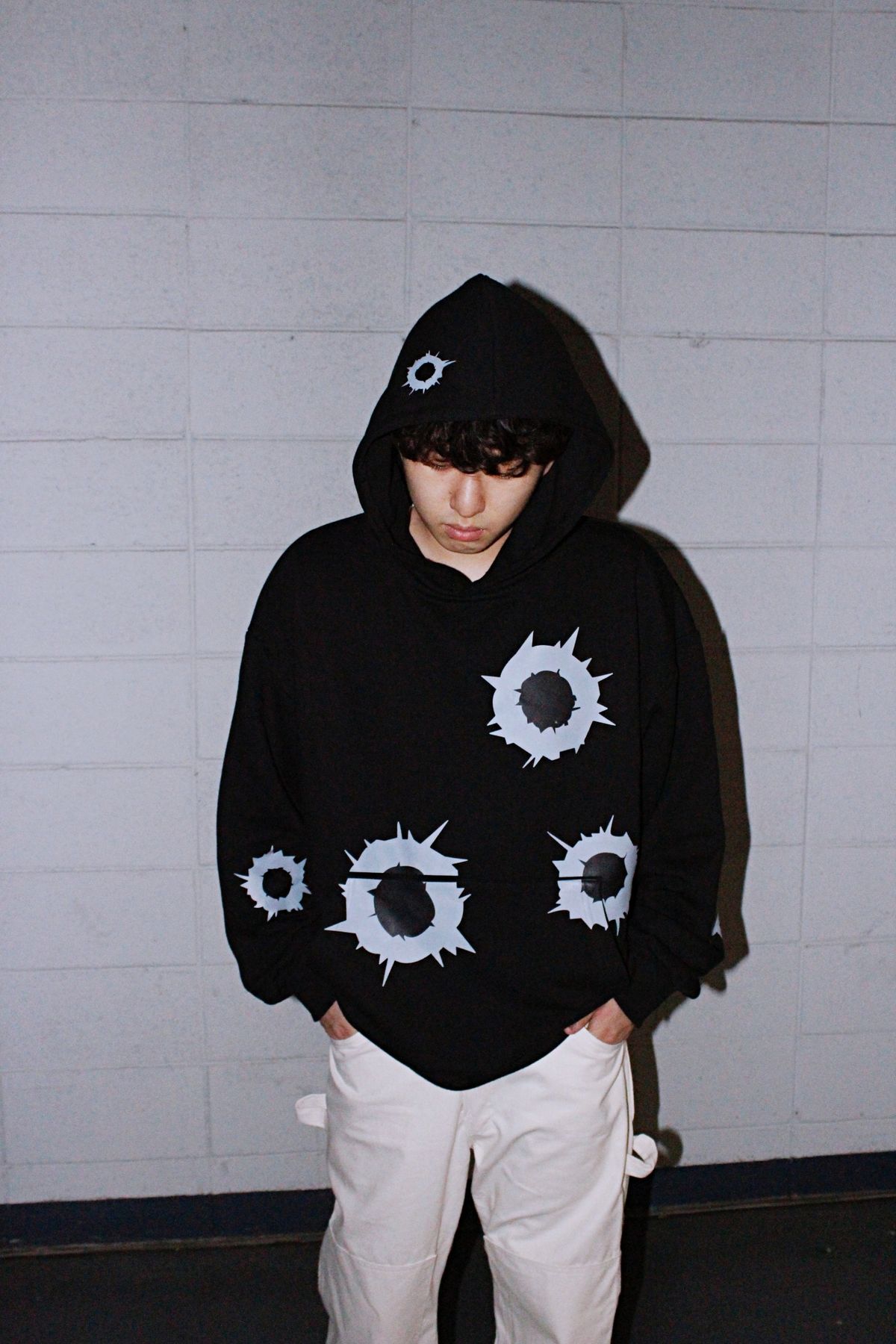 커뮤니티클럽(COMMUNITY CLUB) BULLET HOLE HOODIE