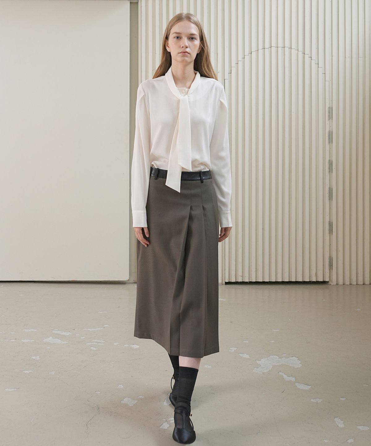 폴앤앨리스(PAUL&ALICE) TIE BLOUSE / IVORY