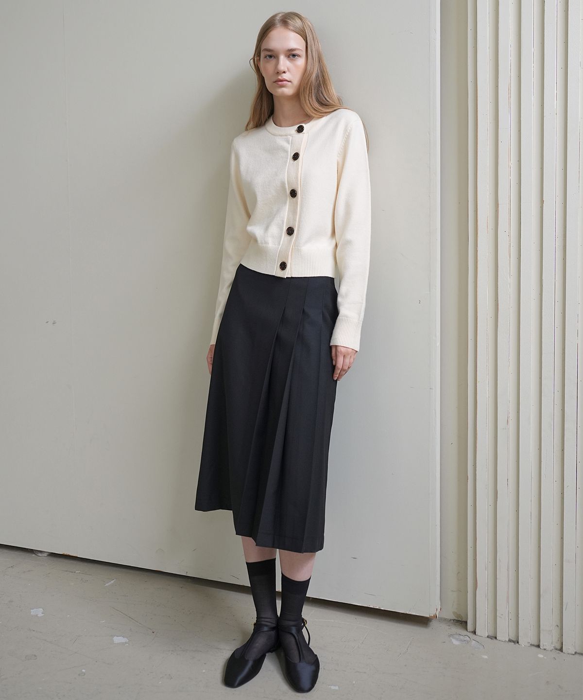 폴앤앨리스(PAUL&ALICE) LEATHER BAND WOOL SKIRT / BLACK