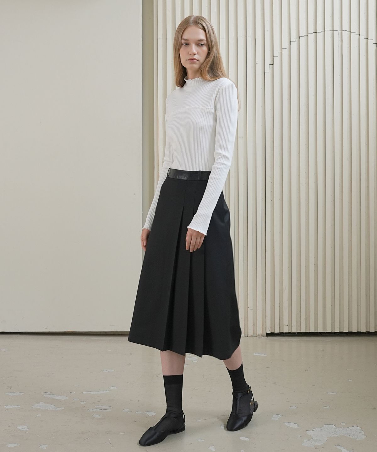 폴앤앨리스(PAUL&ALICE) LEATHER BAND WOOL SKIRT / BLACK