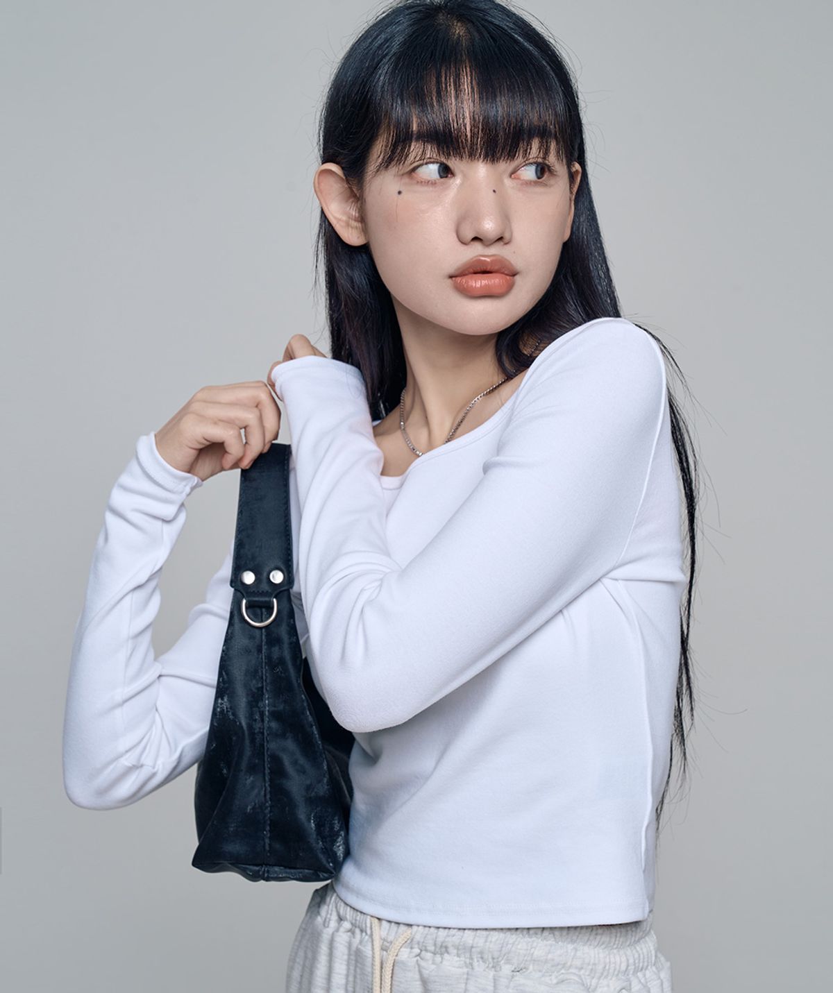 칙스(CHICKS) 워닛 보트넥 긴팔 티셔츠 White