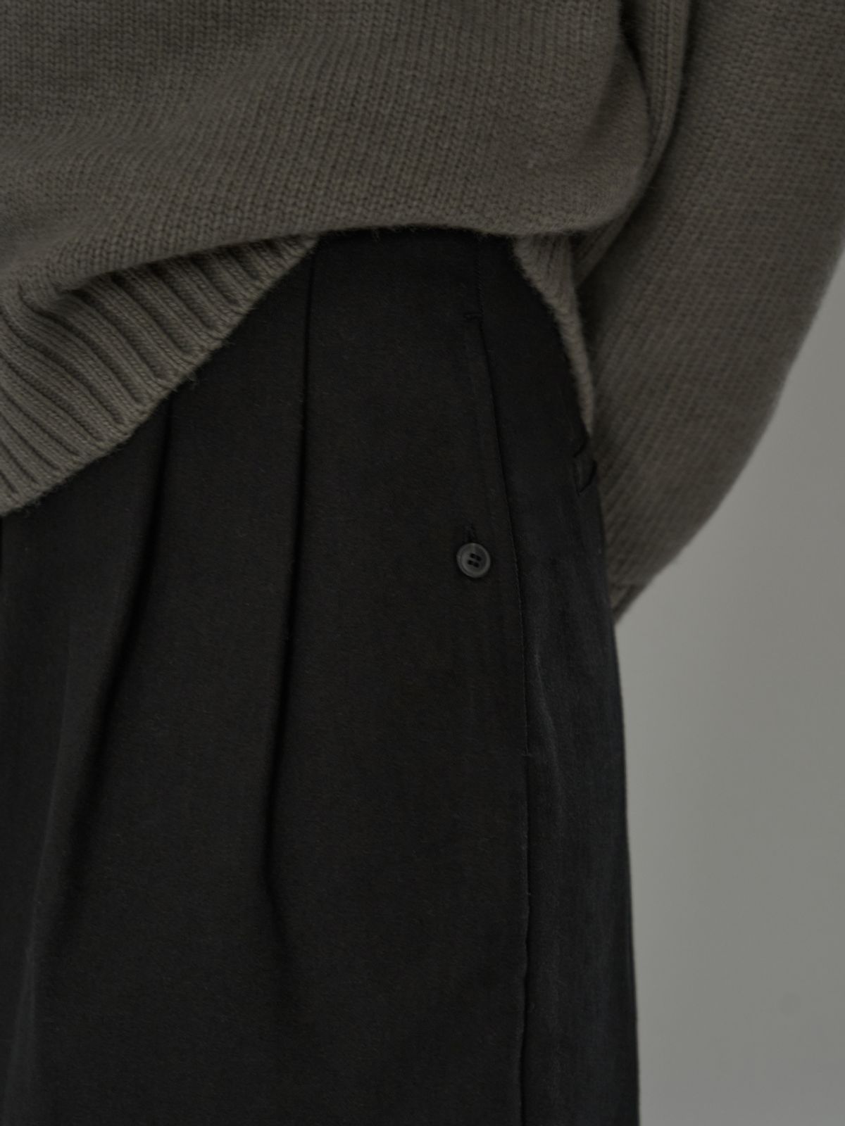 더미튼(THEMITTEN) [3rd] Cotton H-line skirt (black)