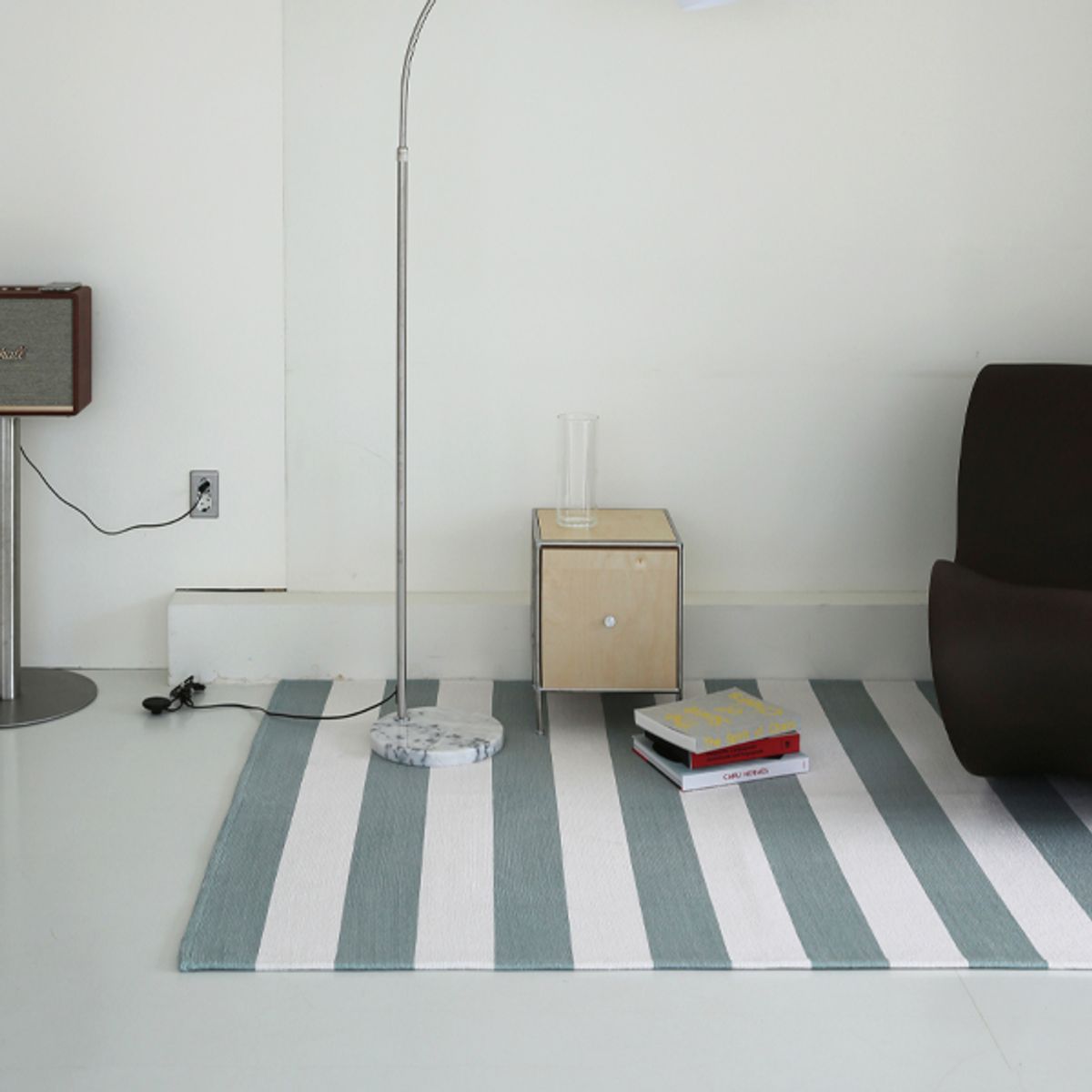 더프리그(THE FRIGG) 보네르 스트라이프 셔닐 단모 거실 러그
