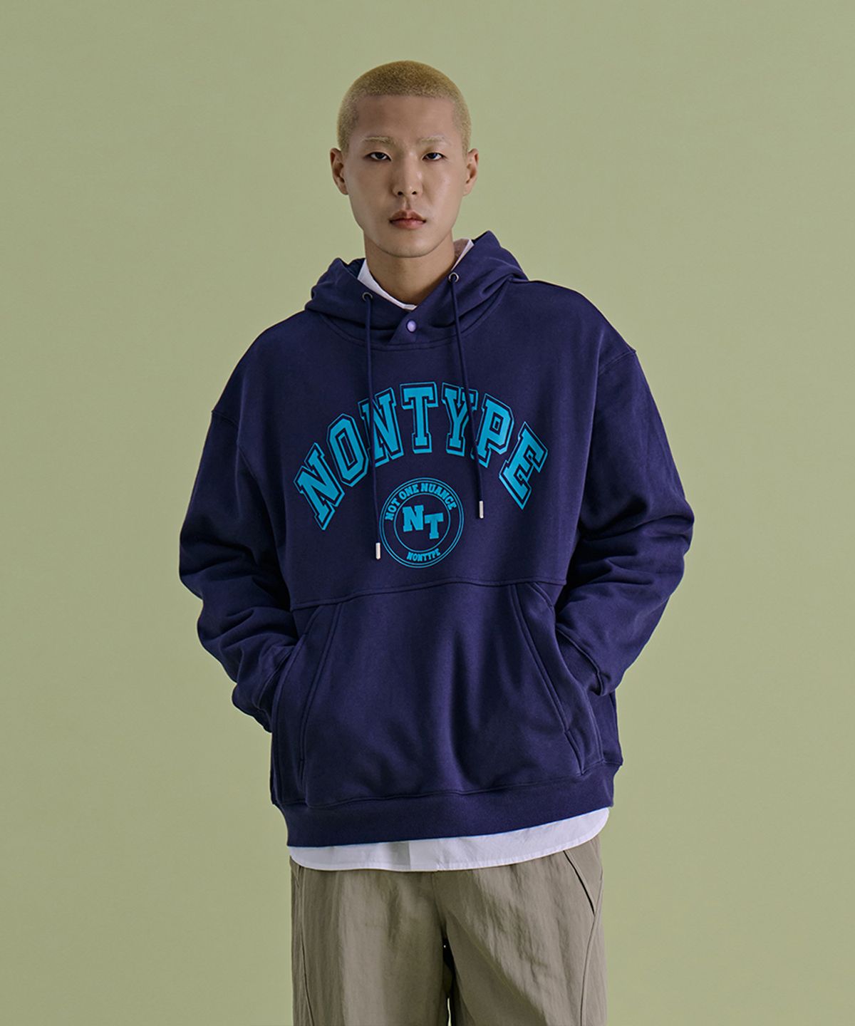 논타입(NONTYPE) SCHOOL SYMBOL HOODY (NAVY)