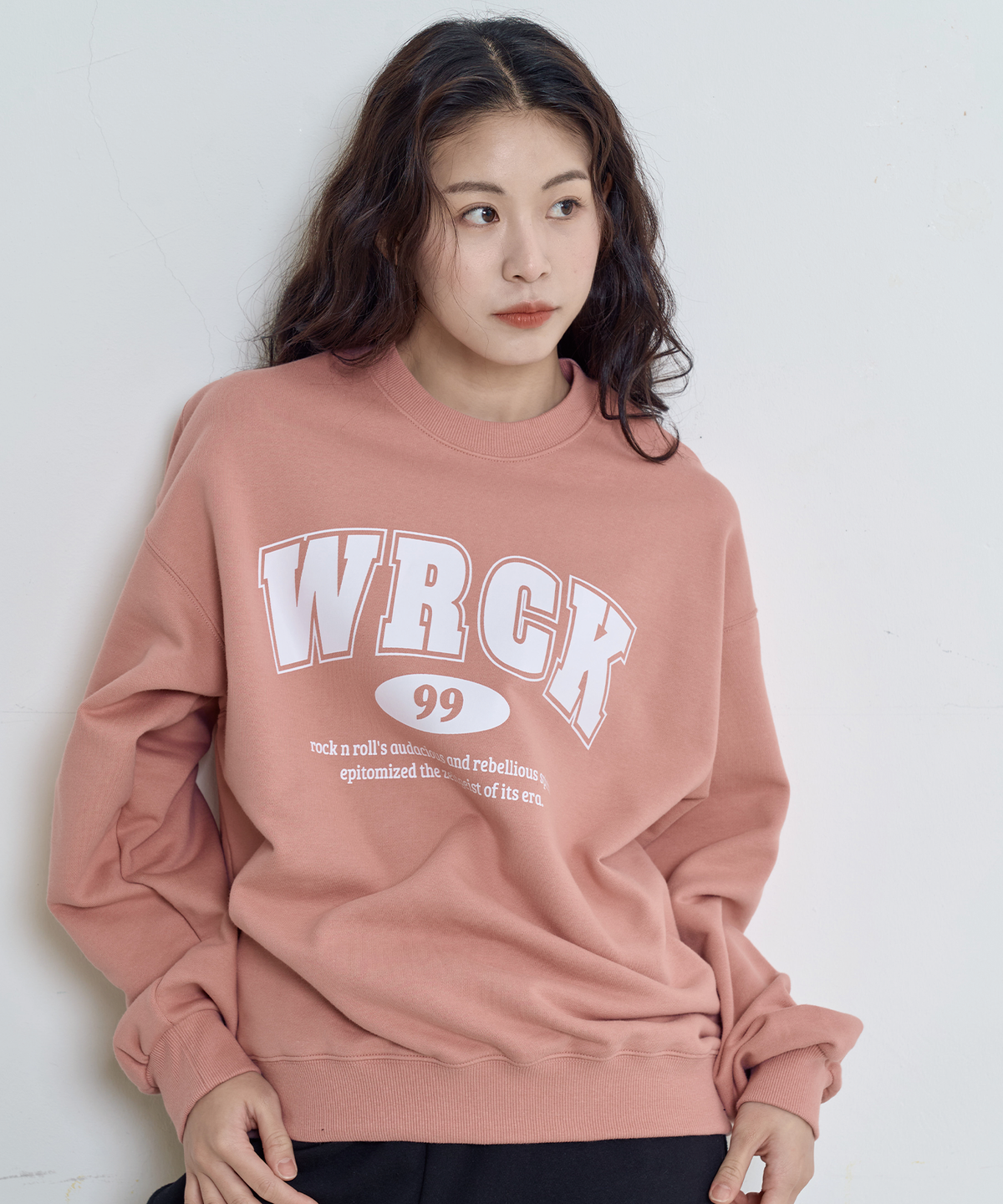 와일드락(WILDROCK) WRCK 아치로고 맨투맨_인디핑크