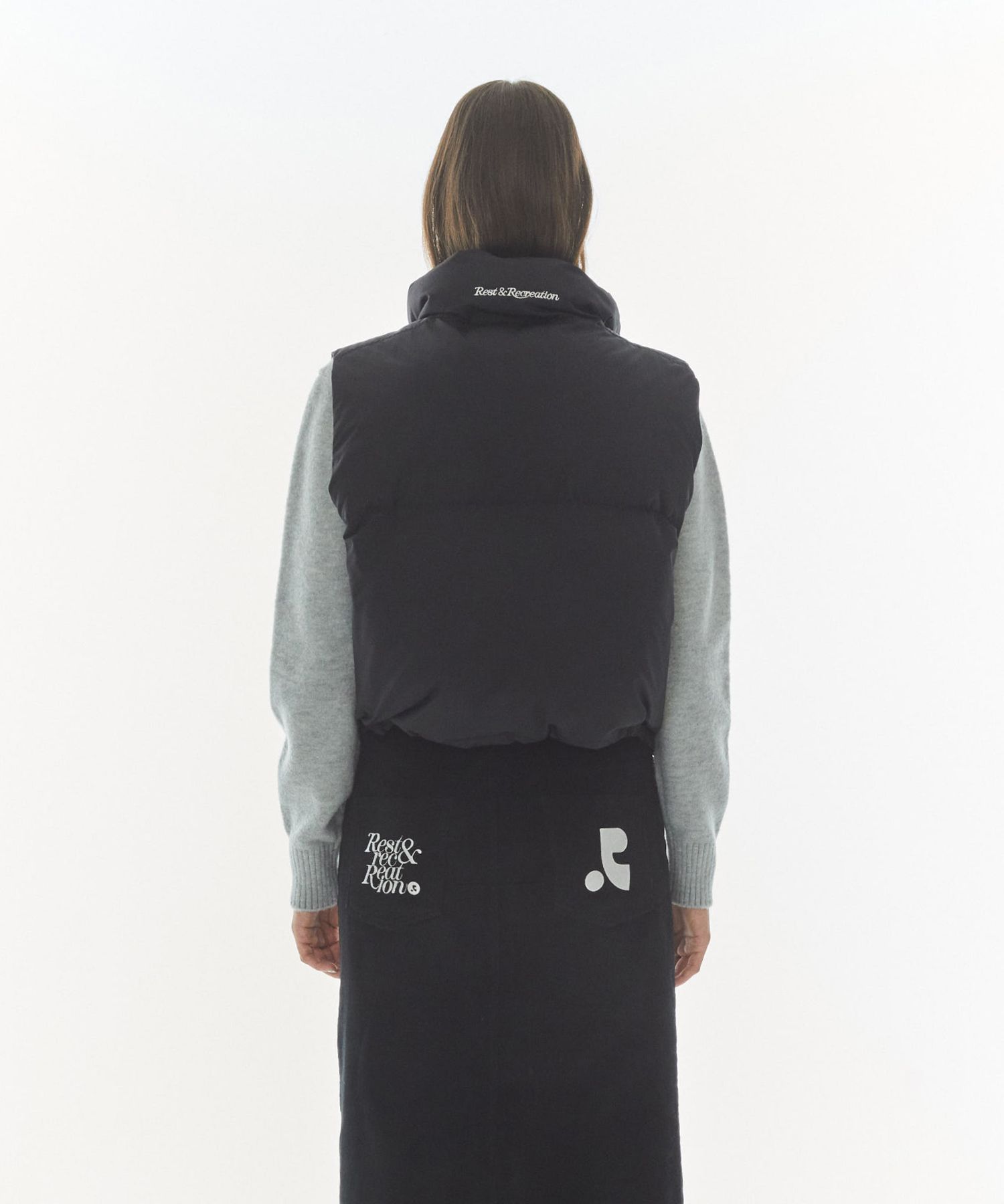 MUSINSA公式 | REST&RECREATION SHORT DOWN VEST - BLACK