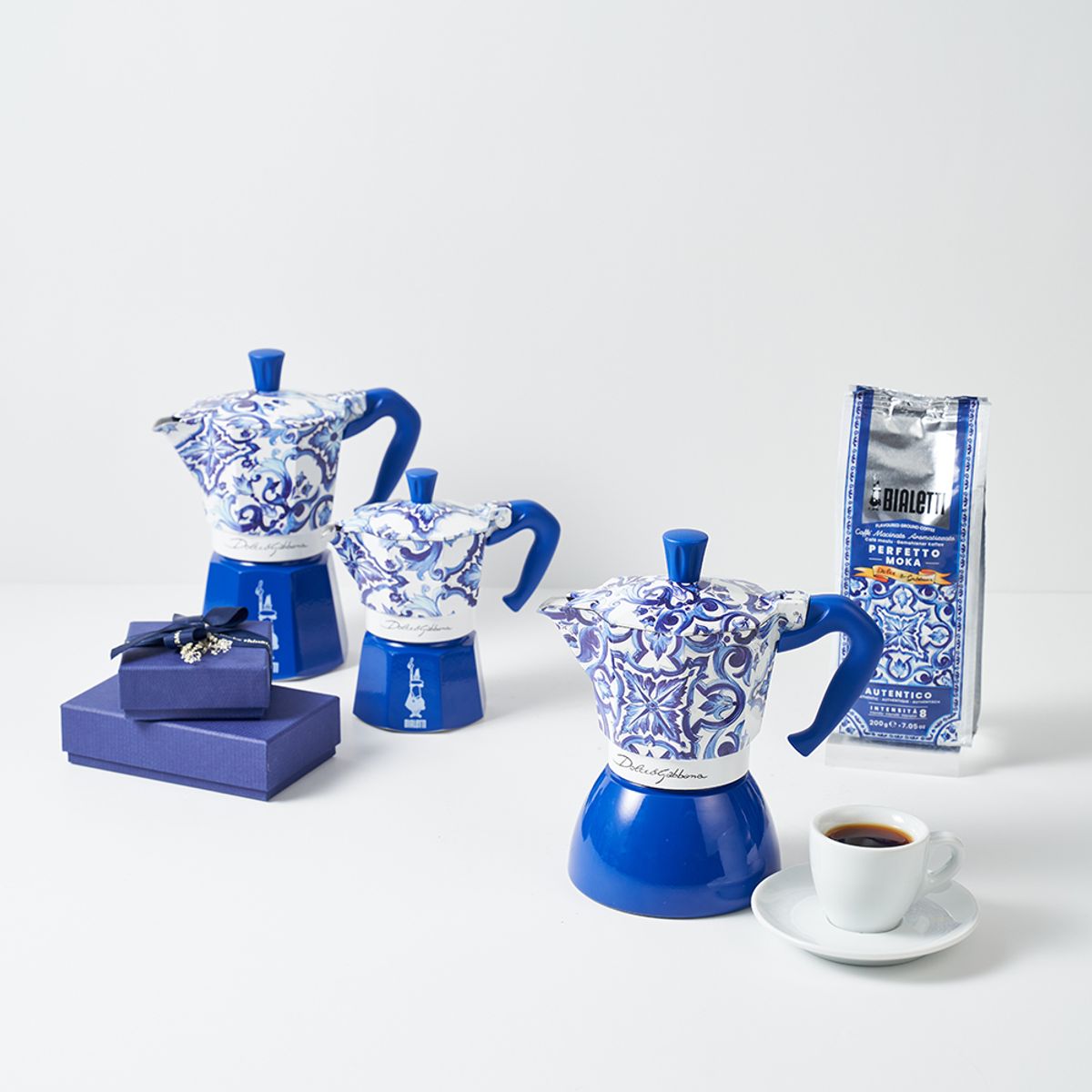 비알레띠(BIALETTI) 비알레띠 인덕션 모카포트 돌체앤가바나 블루 6컵