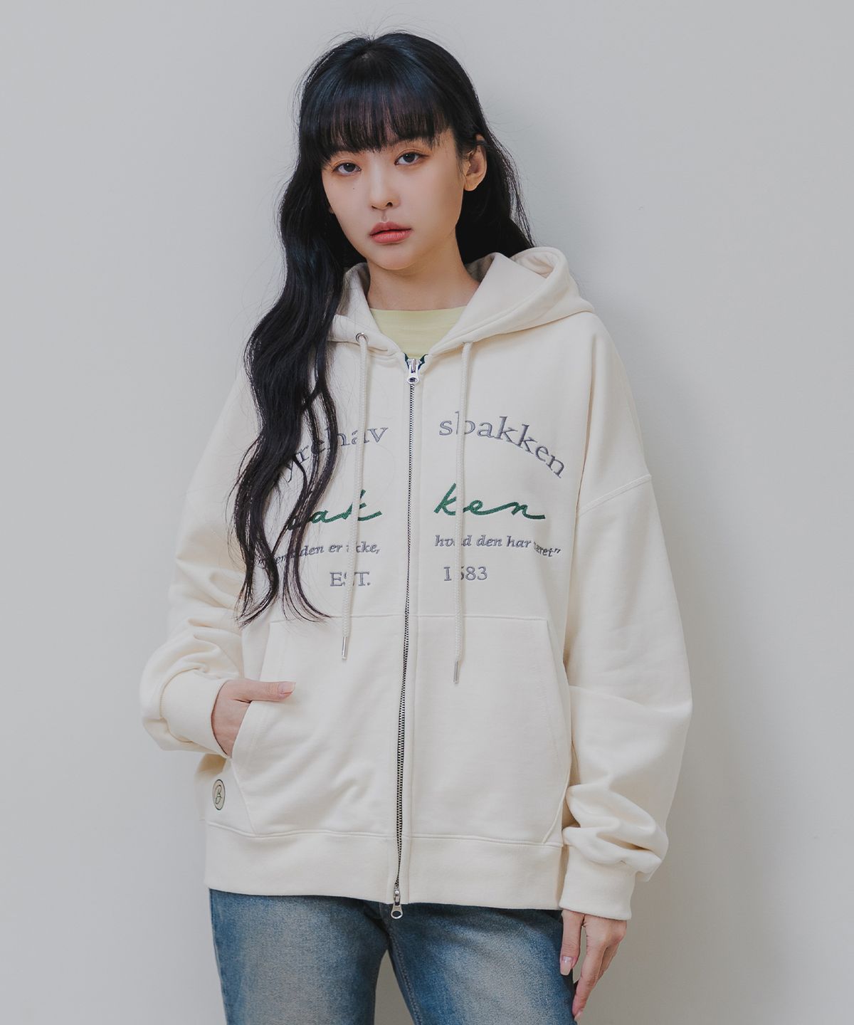 바켄(BAKKEN) 컬러 포인트 레터링 2WAY 후드집업 BK7984_크림