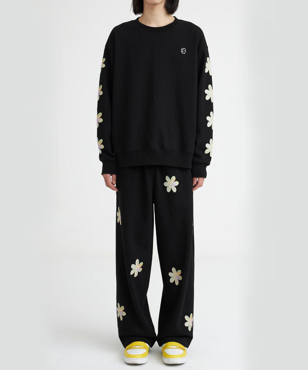 1011갤러리(1011 GALLERY) FLOWER GRAPHIC SWEATSHIRT