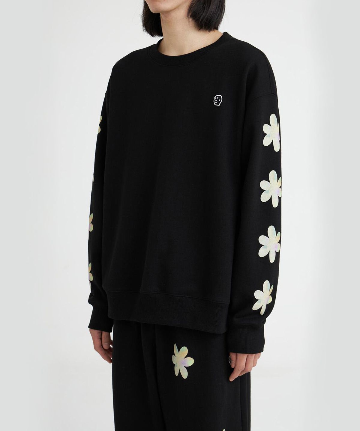 1011갤러리(1011 GALLERY) FLOWER GRAPHIC SWEATSHIRT