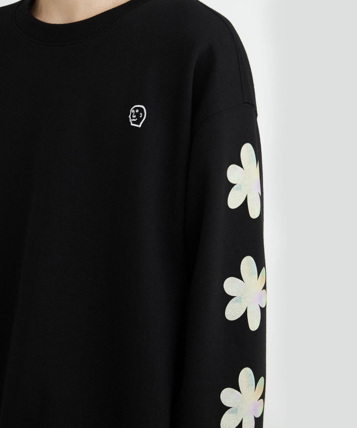 1011갤러리(1011 GALLERY) FLOWER GRAPHIC SWEATSHIRT