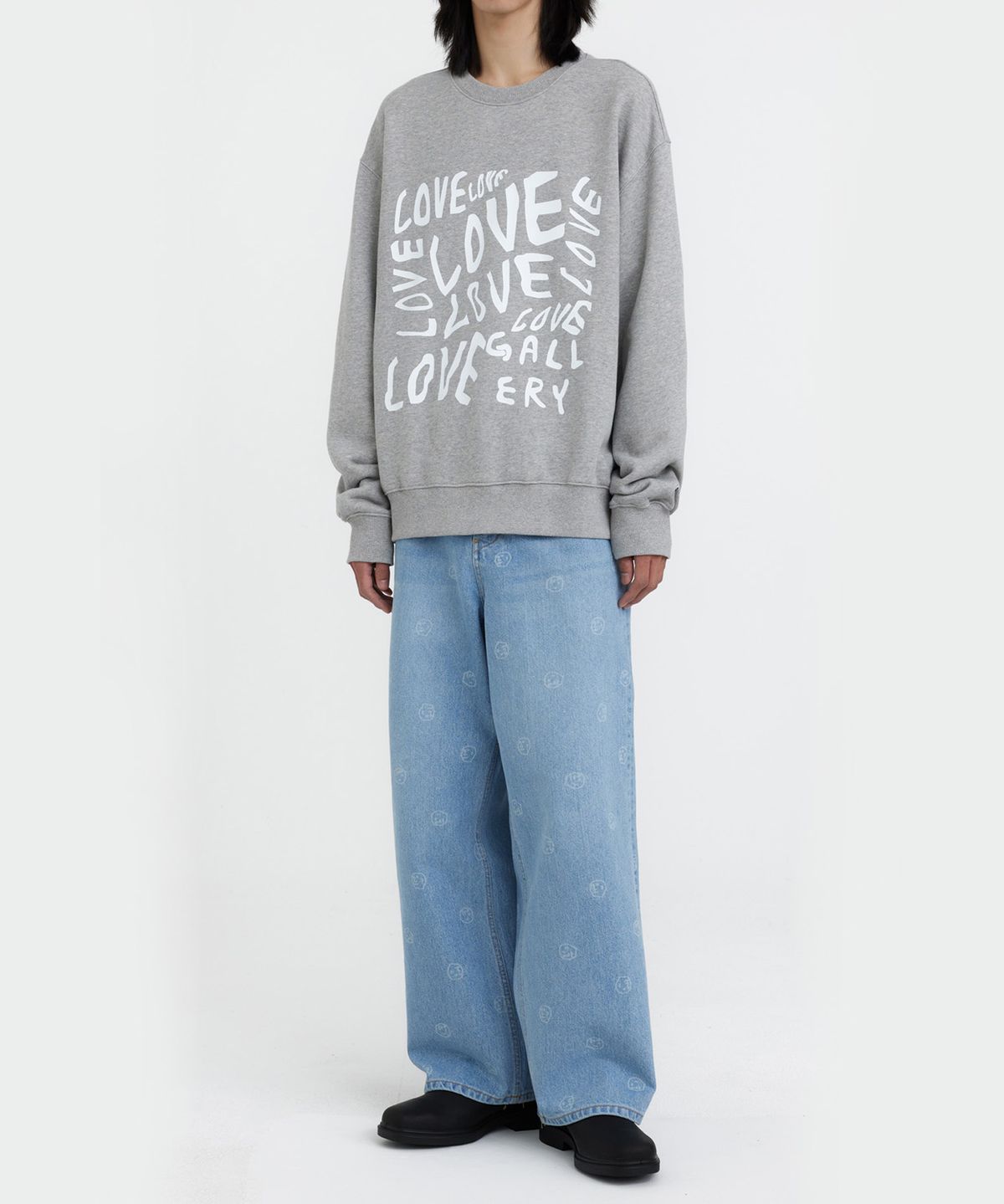 1011갤러리(1011 GALLERY) Love Graphic Long Sweatshirt