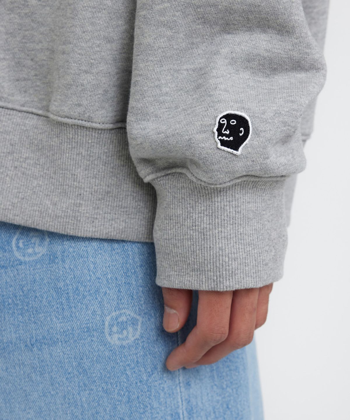 1011갤러리(1011 GALLERY) Love Graphic Long Sweatshirt