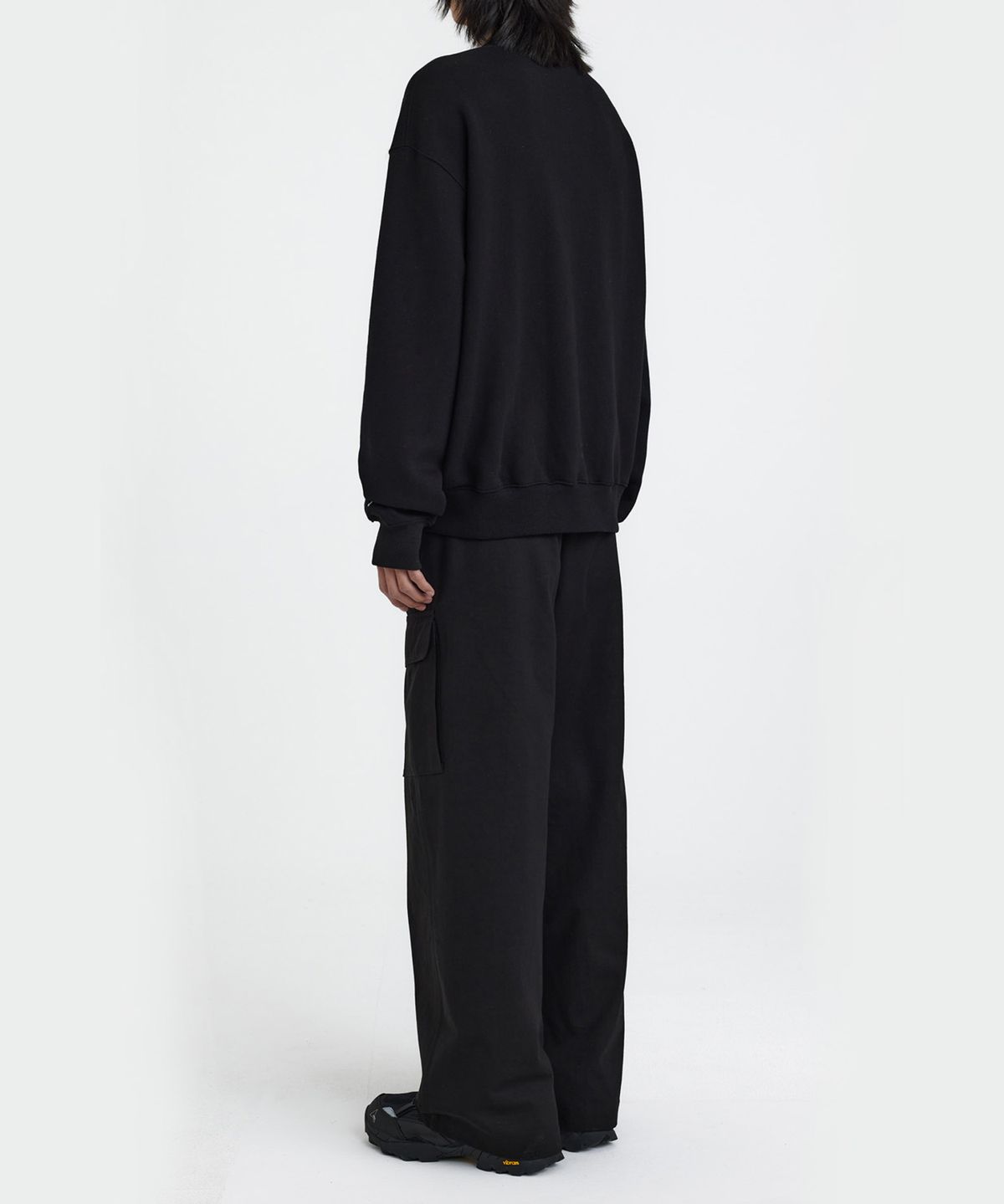 1011갤러리(1011 GALLERY) Love Graphic Long Sweatshirt
