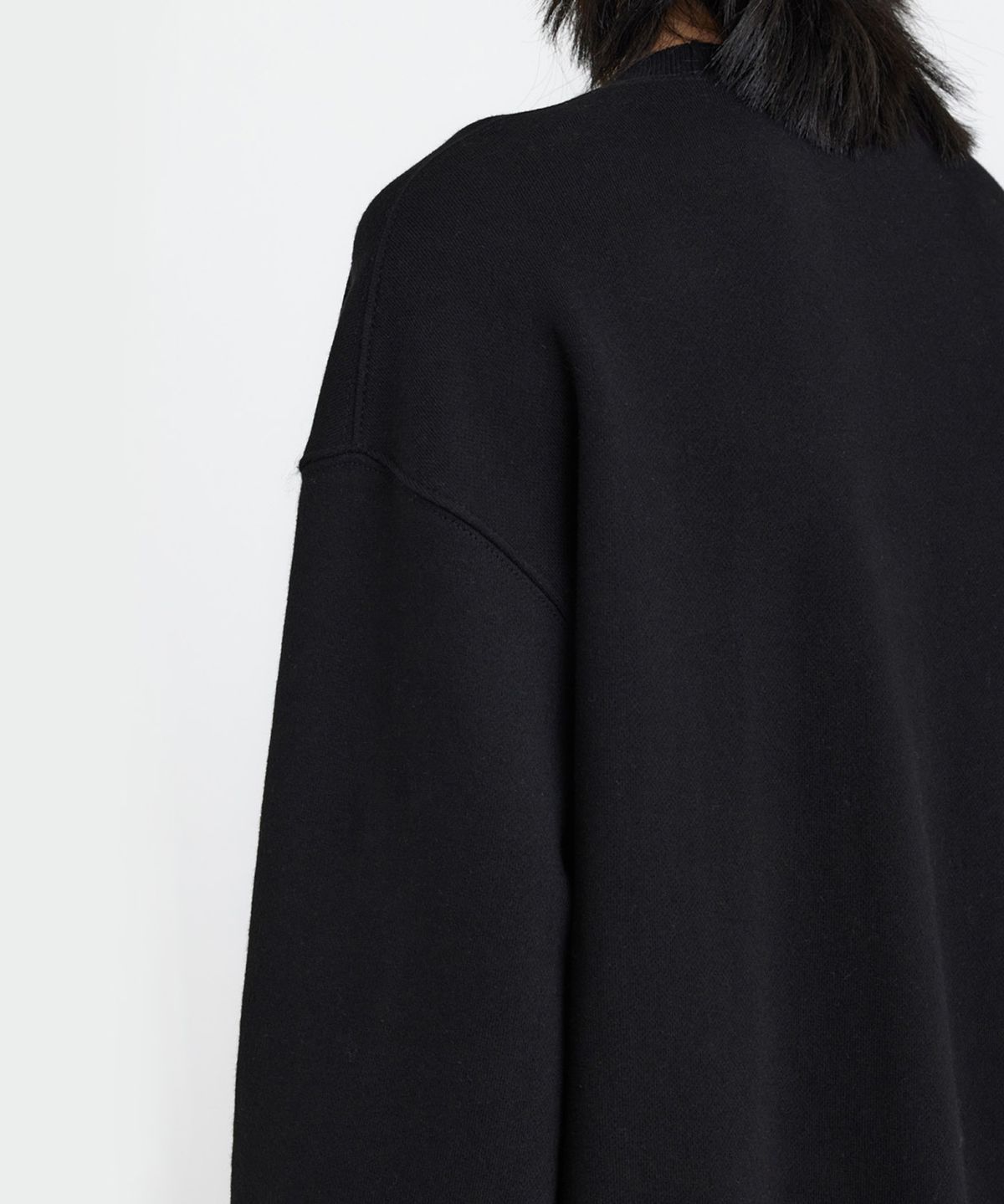 1011갤러리(1011 GALLERY) Love Graphic Long Sweatshirt