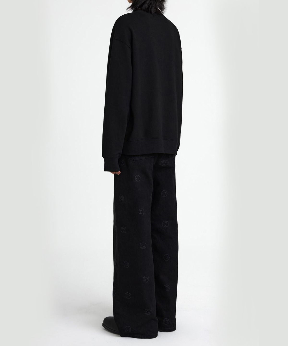 1011갤러리(1011 GALLERY) Gallery Bomb Graphic Sweatshirt