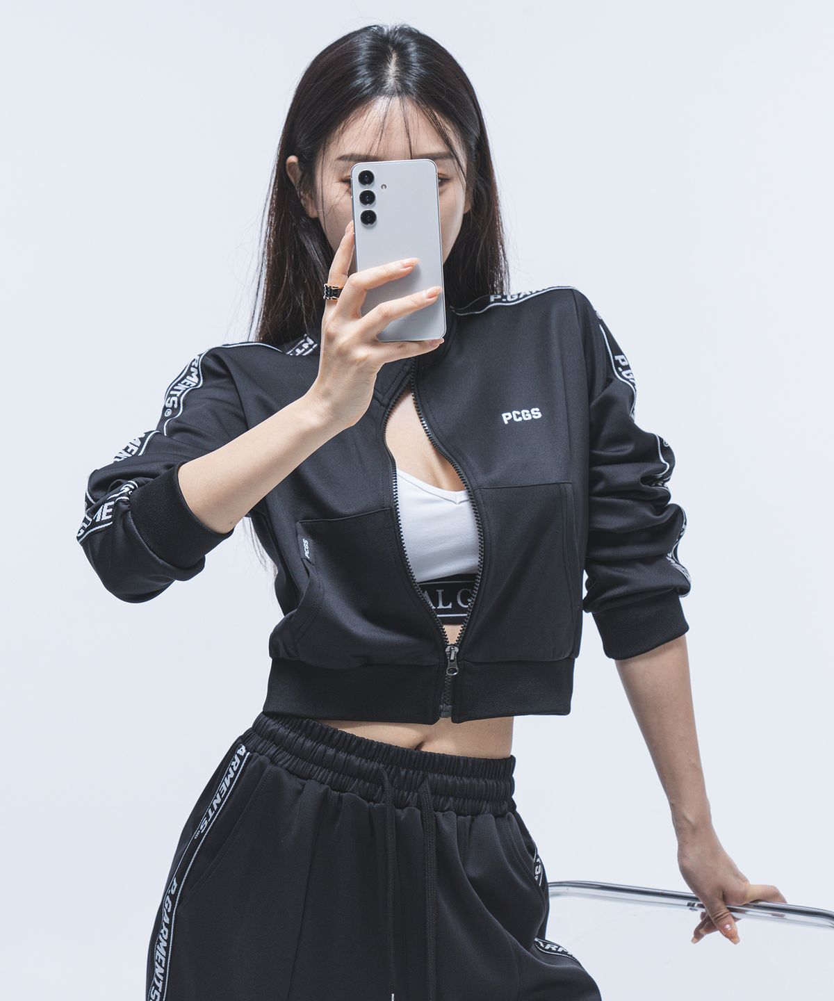 피지컬가먼츠(PHYSICAL GARMENTS) P5028 우먼 레터링라인 져지 하프집업 [블랙]