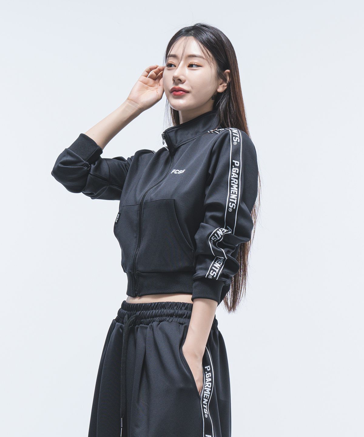피지컬가먼츠(PHYSICAL GARMENTS) P5028 우먼 레터링라인 져지 하프집업 [블랙]