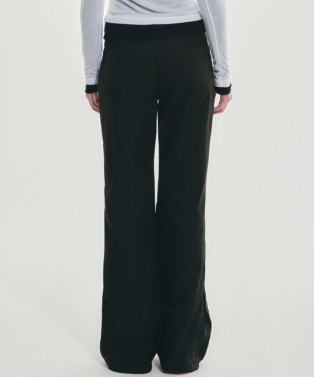 닉앤니콜(NICK&NICOLE) TWO WAY SLIT ZIPPER PANTS_BLACK