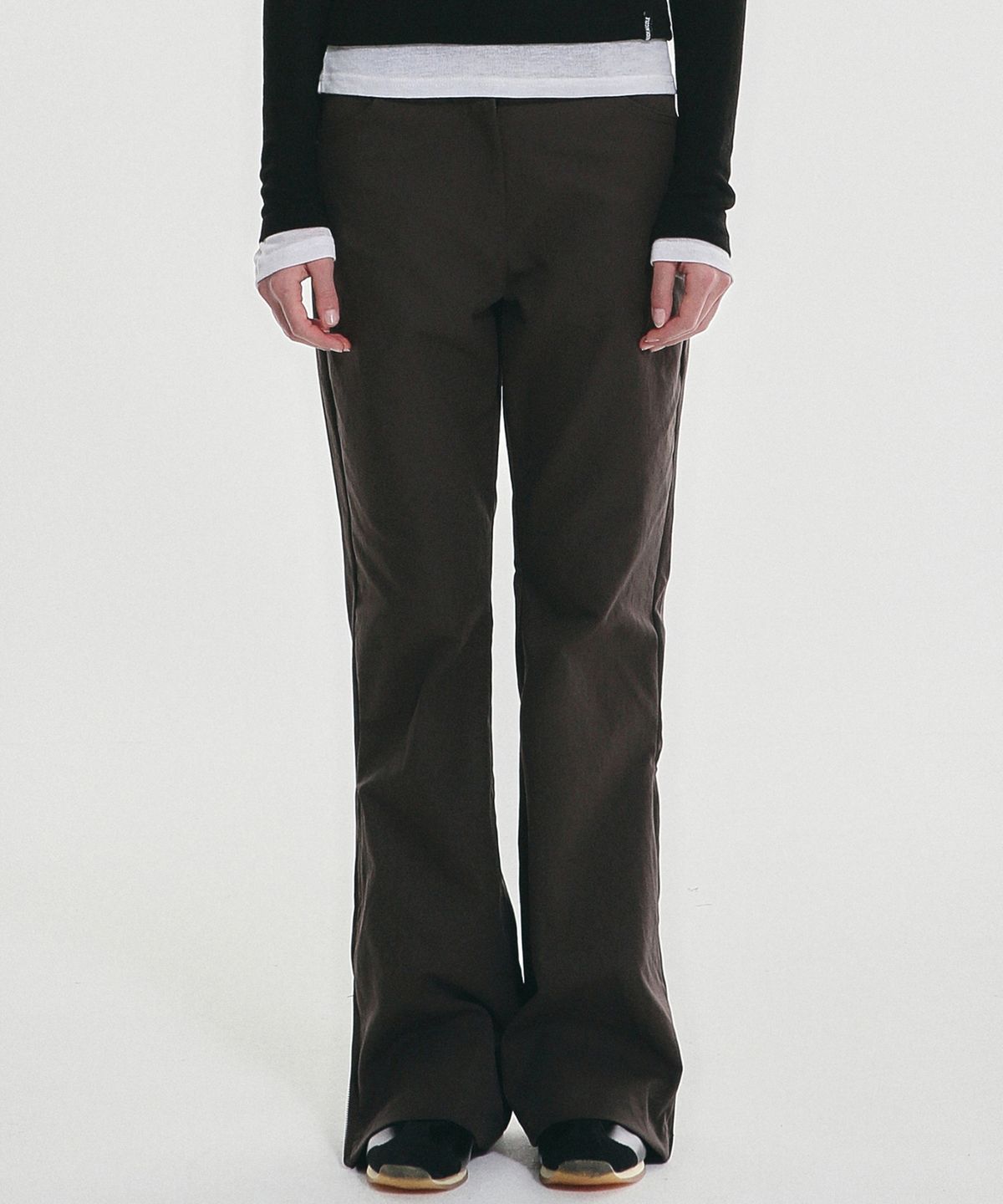 닉앤니콜(NICK&NICOLE) TWO WAY SLIT ZIPPER PANTS_CHARCOAL