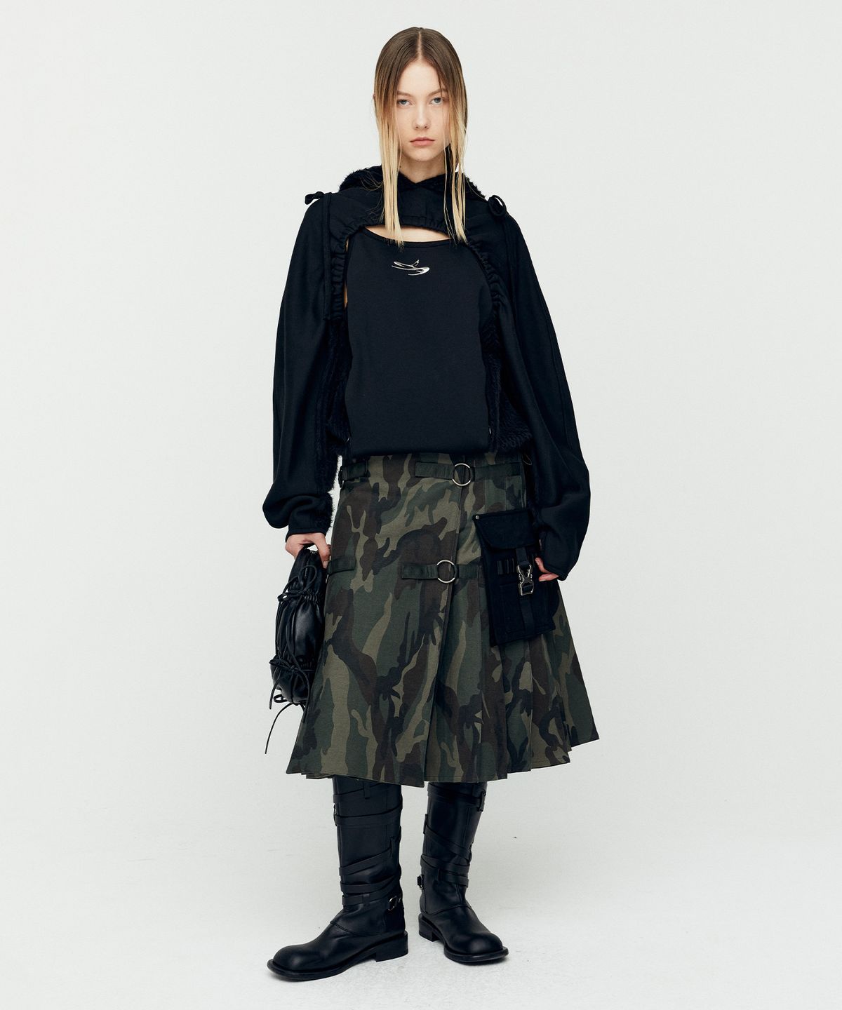 앤더슨벨(ADSB ANDERSSON BELL) (에센셜) 컷 아웃 셔링 후디 atb1193w(BLACK)