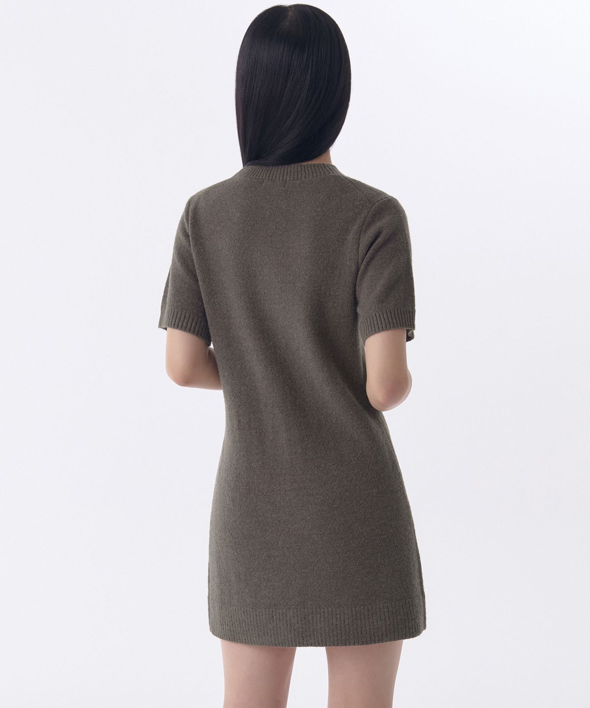 무신사 스탠다드 우먼(MUSINSA STANDARD WOMAN) 우먼즈 크루 넥 니트 미니 드레스 [카키 브라운]