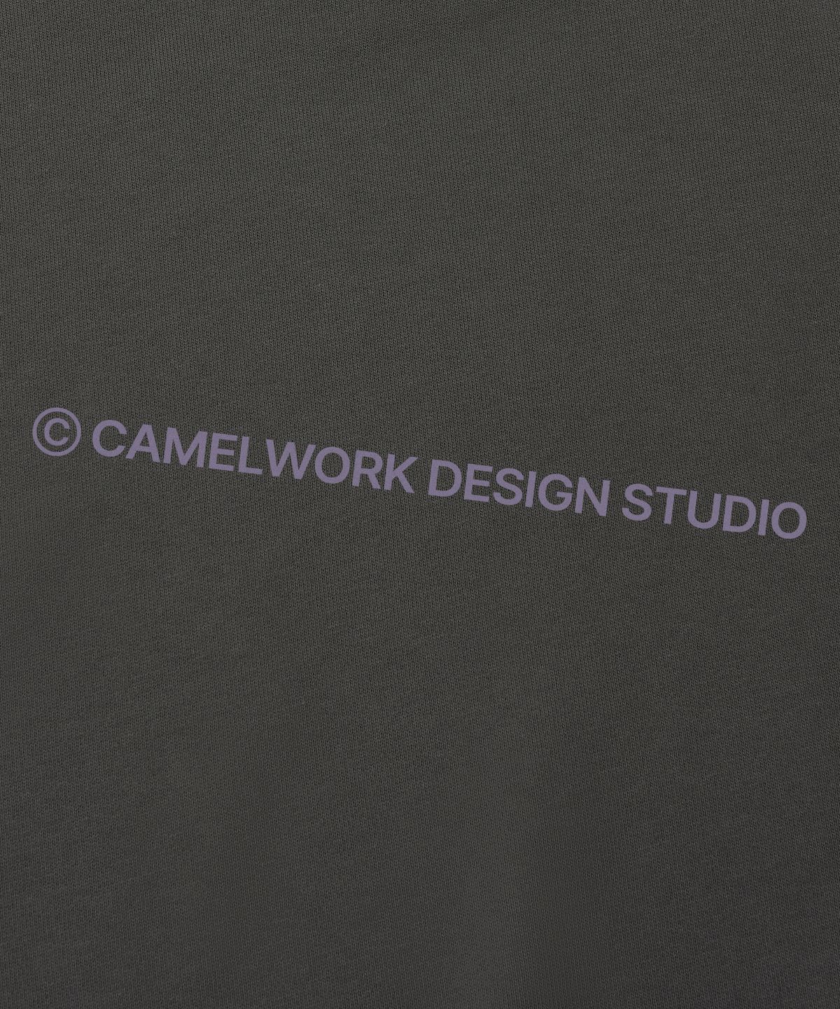 카멜워크(CAMEL WORK) 카멜 스튜디오 로고 스웨트셔츠(차콜)