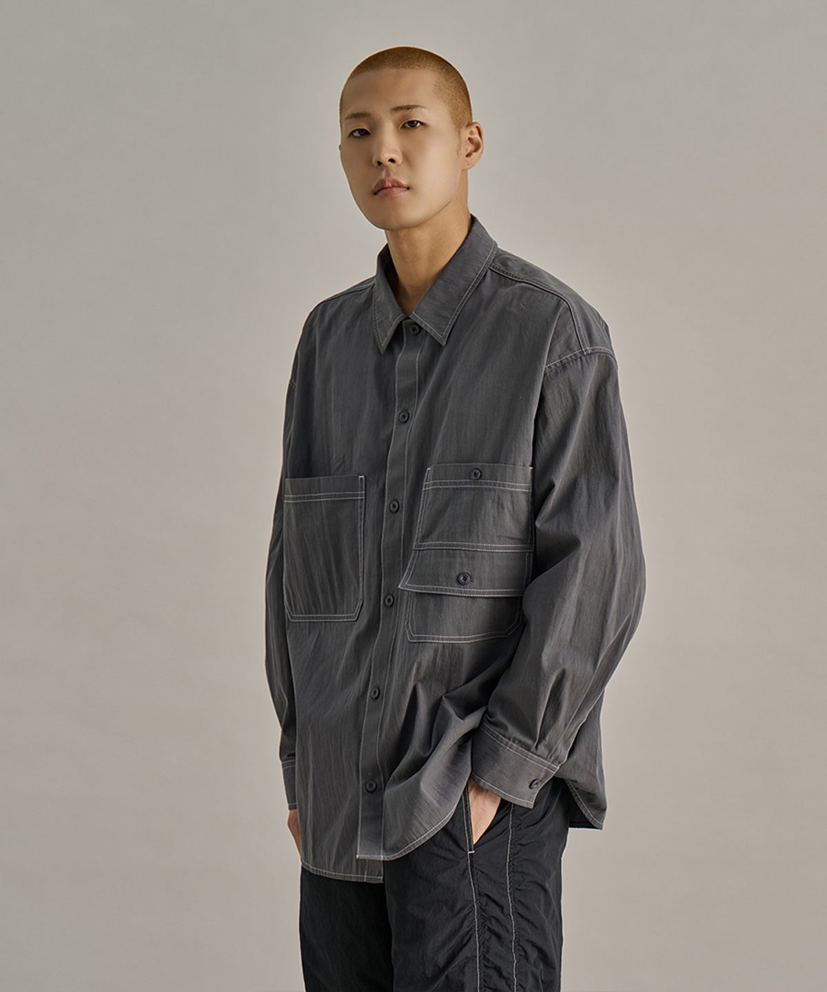 논타입(NONTYPE) MUITI-TYPE POCKET SHIRTS (CHARCOAL)