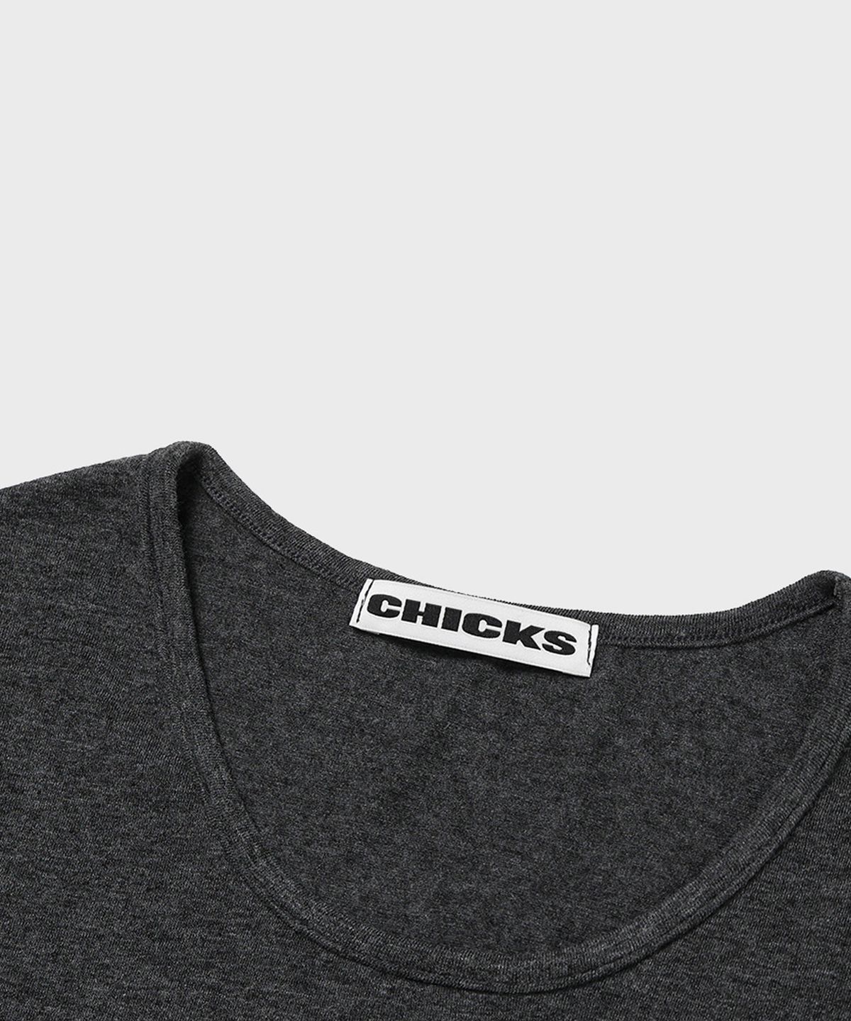 칙스(CHICKS) Keep your eyes 롱 슬리브 티셔츠 Charcoal