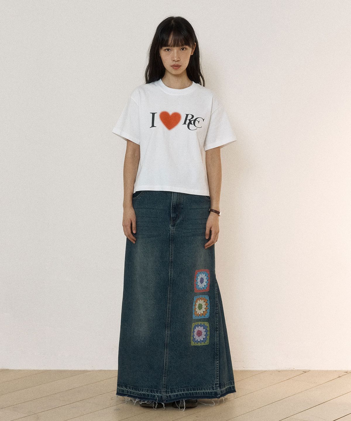 로씨로씨(ROCCI ROCCI) 로씨로씨 X 그래피커스 크로셰 데님 롱 스커트 [미들 블루]
