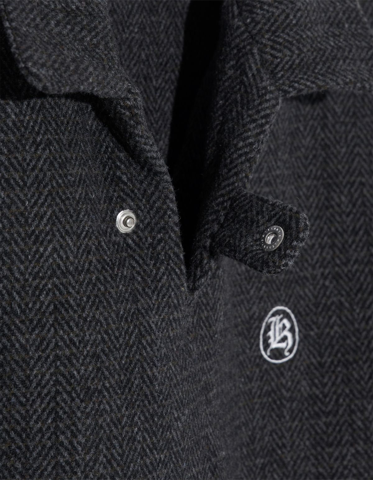 로어즈(LORES) Herringbone Collar Pullover - Charcoal