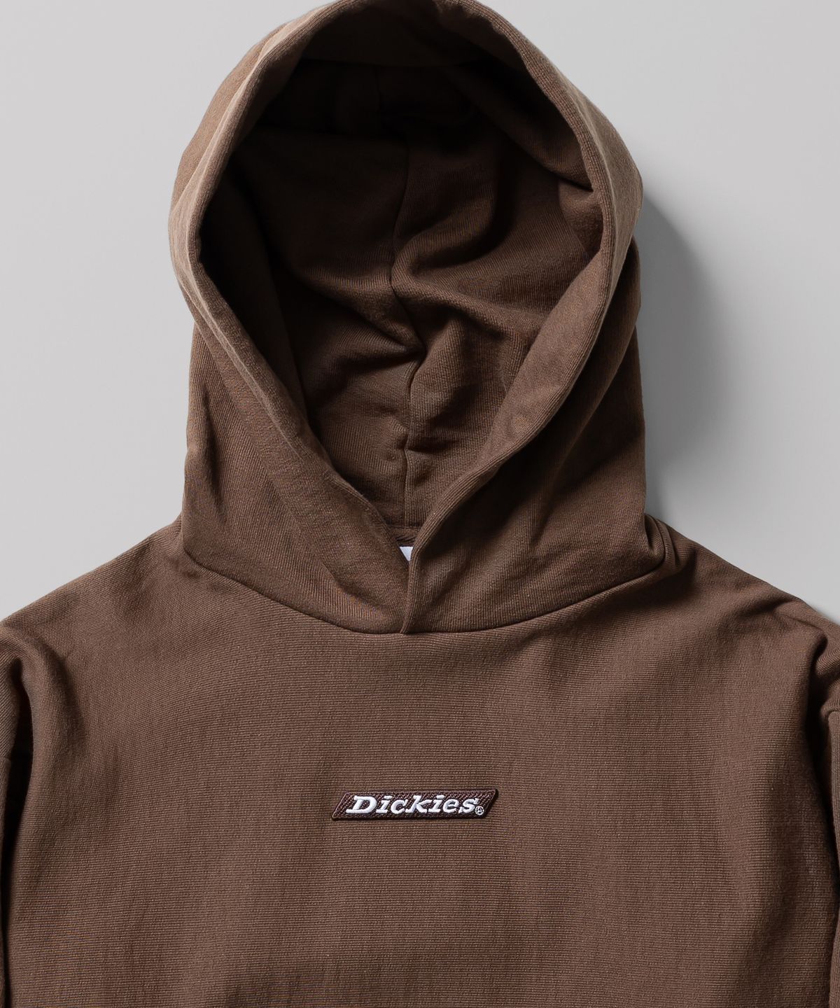 디키즈(DICKIES) 루즈핏 배너 로고 후드 Dark Brown