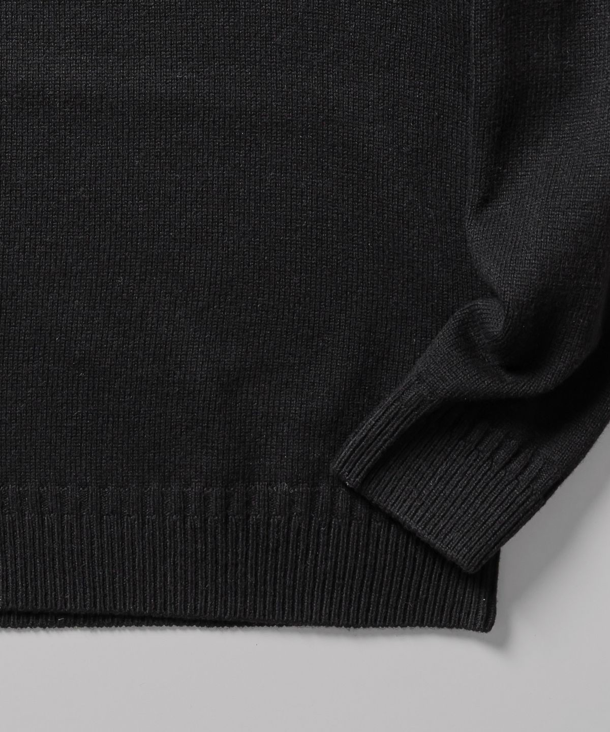 디키즈(DICKIES) 엠보스드 로고 풀오버 니트 Black