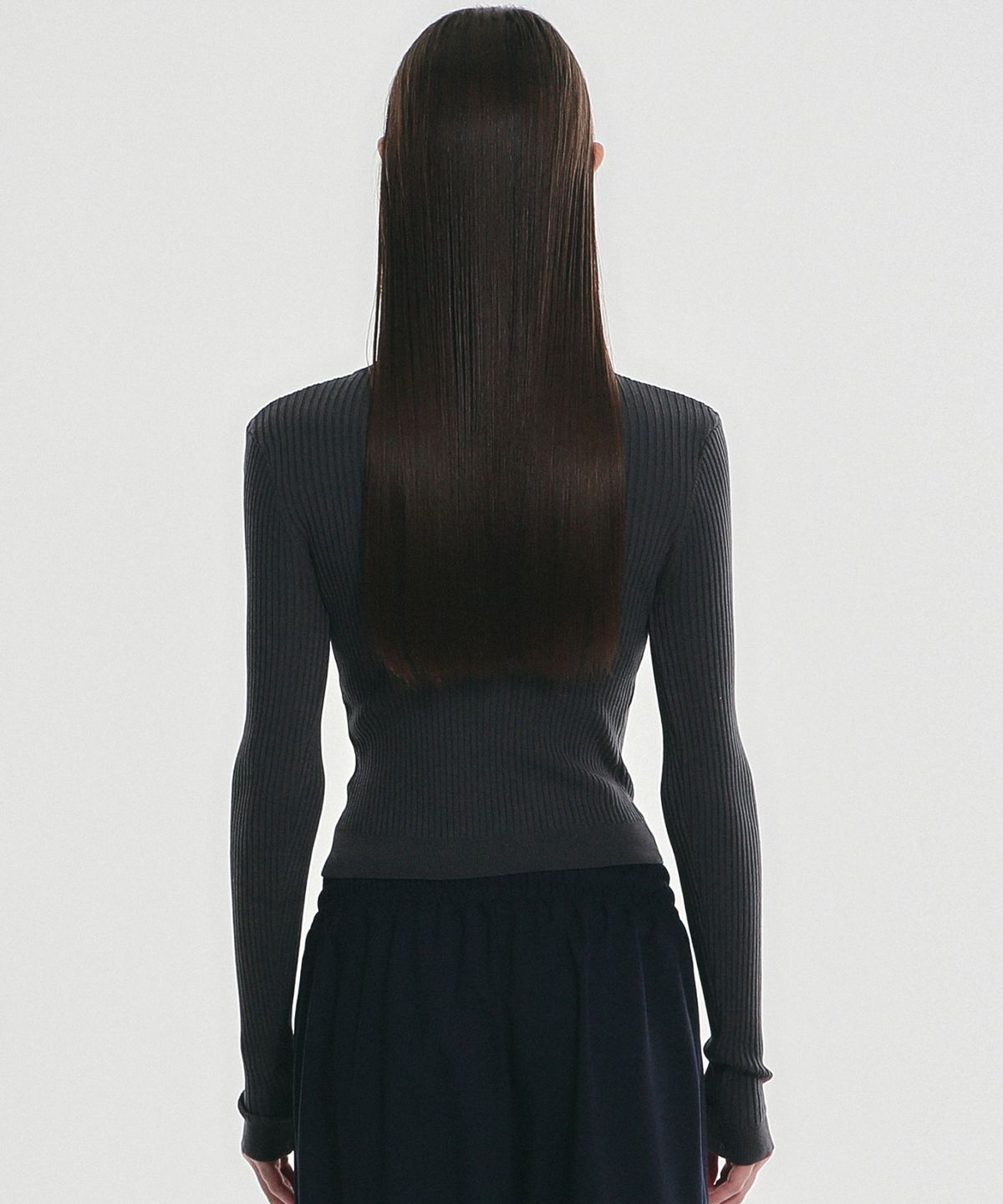 닉앤니콜(NICK&NICOLE) HALF ZIP UP SLIM CROP TOP_CHARCOAL