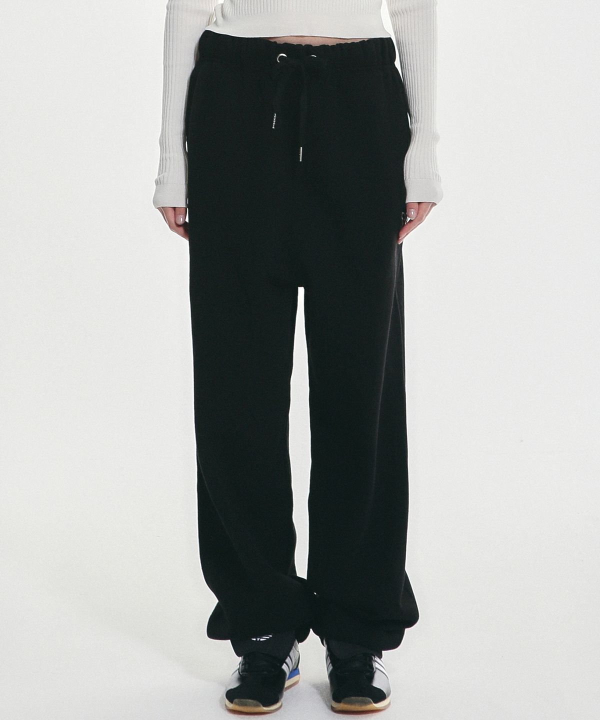 닉앤니콜(NICK&NICOLE) BUTTERFLY WIDE QUALITY PANTS_BLACK