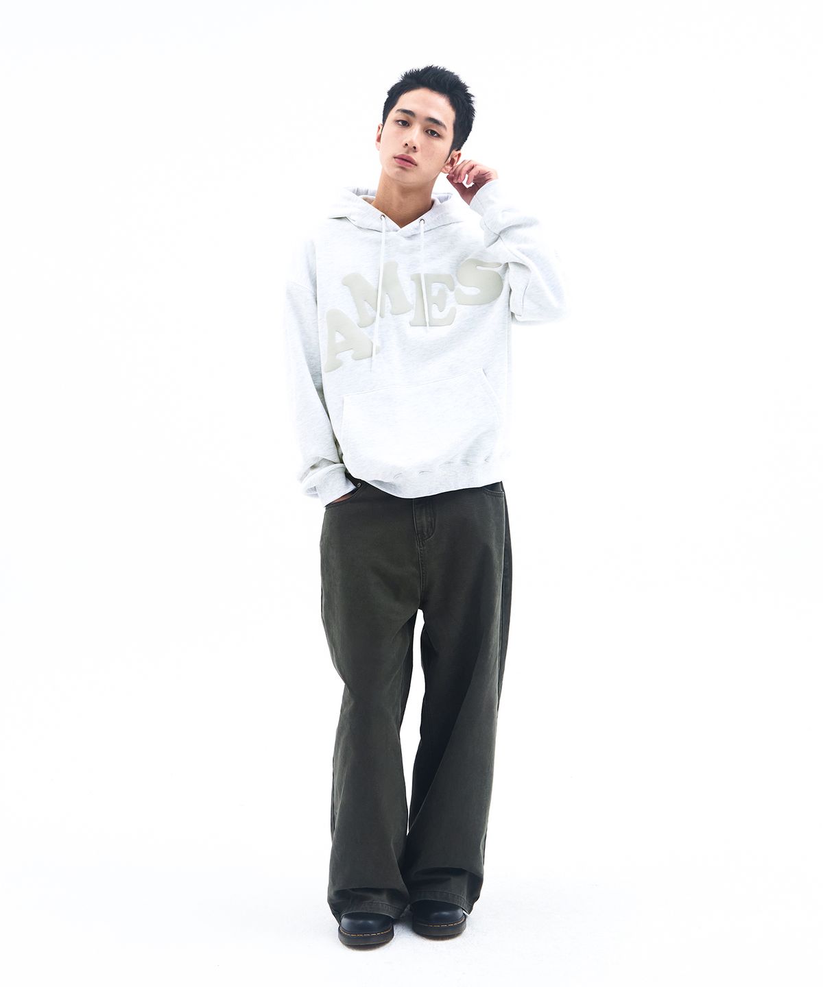 아메스 월드와이드(AMES-WORLDWIDE) BIG TYPO HOODIE GREY