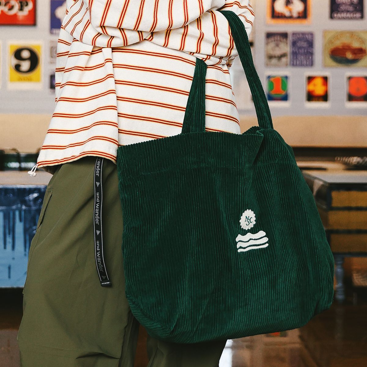 네이키드서프클럽(NAKED SURF CLUB) N.S.C 코듀로이 빅 백 (Green)