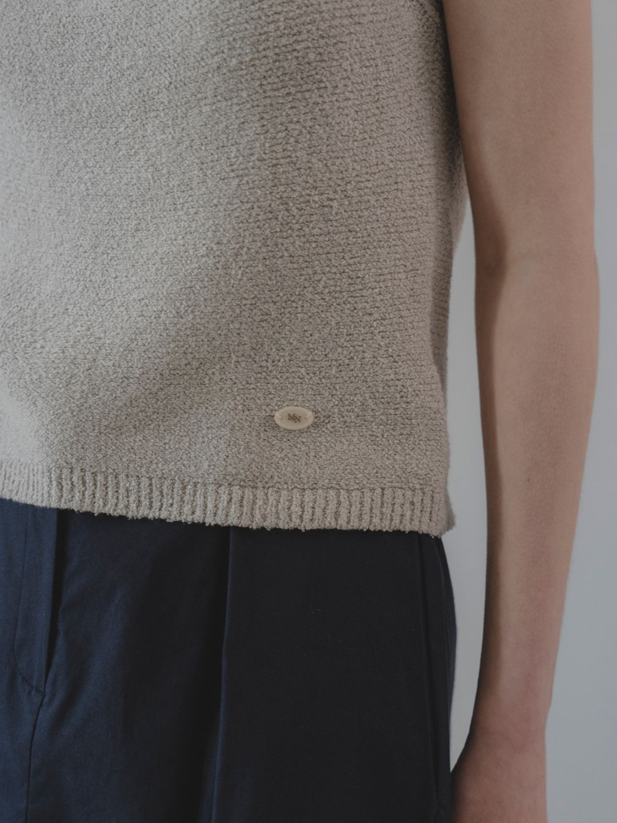 더미튼(THEMITTEN) Chocochip knit sleeveless (gray)