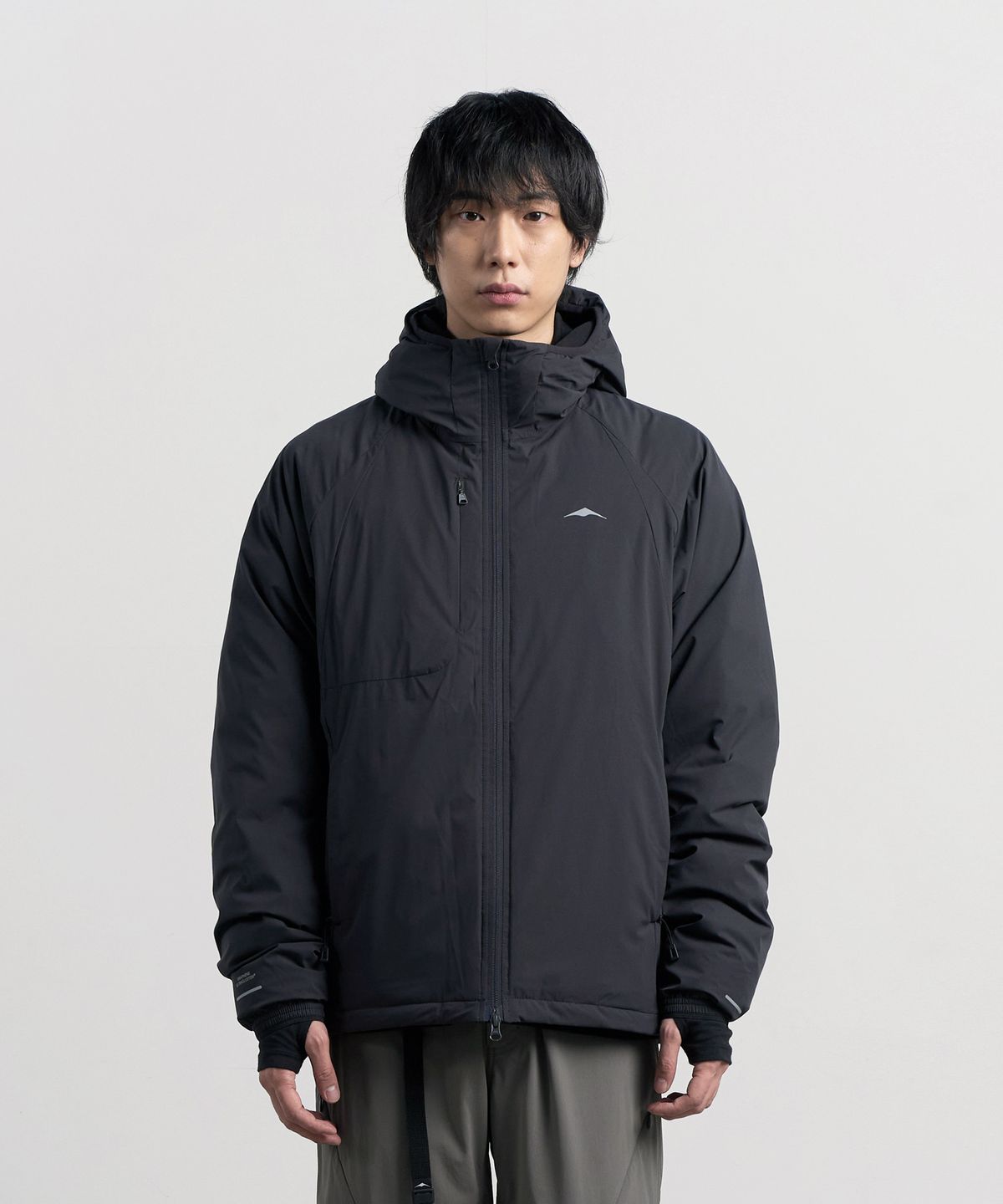 고요웨어(GOYOWEAR) 그레핀 인슐레이션 어드벤스 자켓 (다크 그레이)