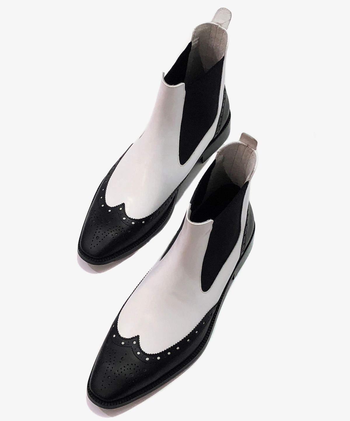 조앤슈(JOENSHOE) 릴 윙팁 콤비 첼시부츠 블랙화이트