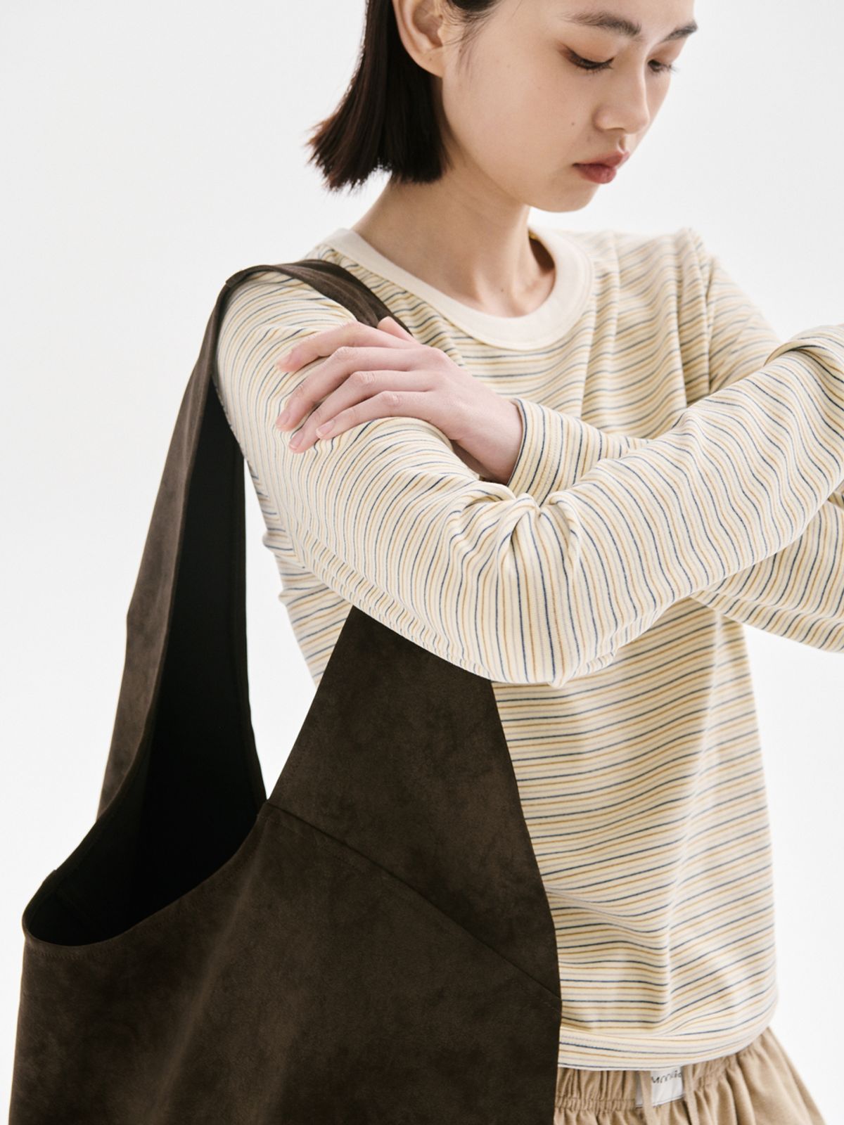 무니쉬(MOONISH) Half moon bag_BROWN