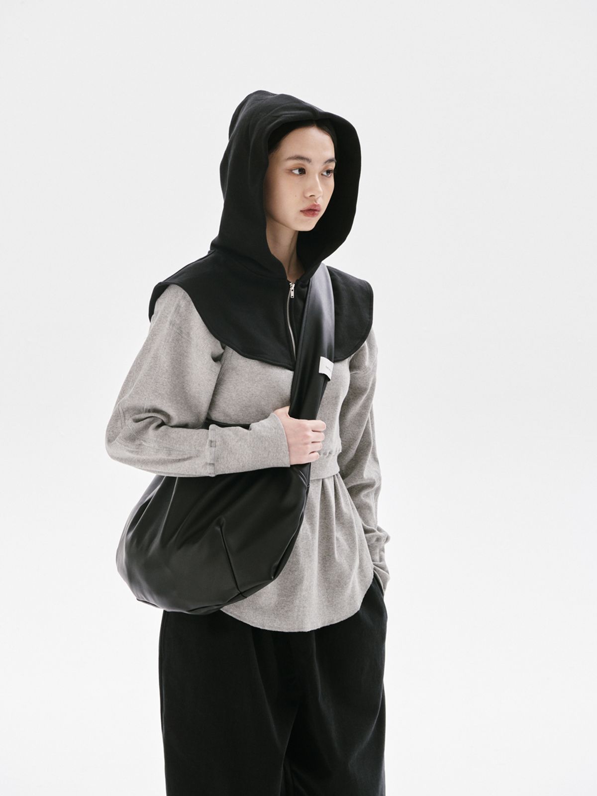 무니쉬(MOONISH) Half moon bag_BROWN