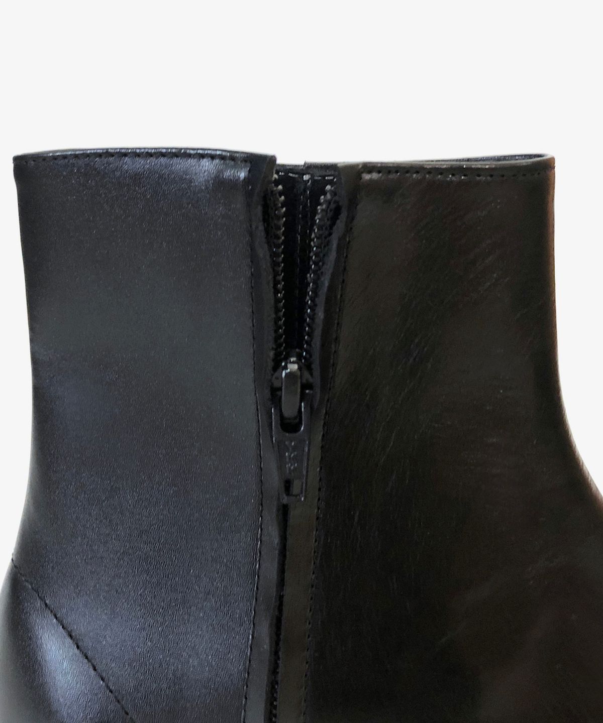 조앤슈(JOENSHOE) 클라이네 스퀘어 사이드지퍼 부츠 블랙