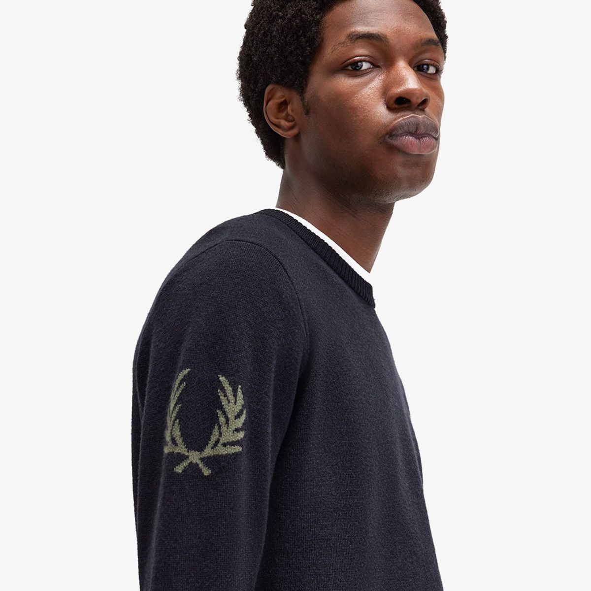 프레드페리(FRED PERRY) [Sharp] 로렐 리스 니트 - 블랙 AFPM2438529-102