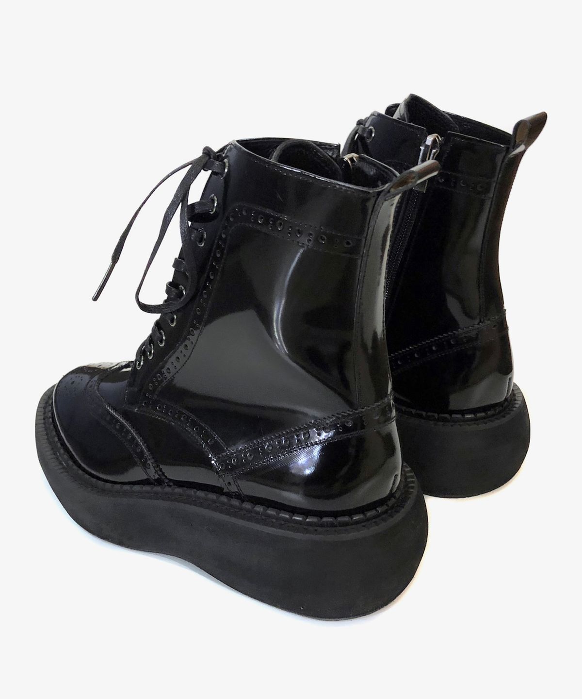 조앤슈(JOENSHOE) 매그넘 오버솔 윙팁 부츠 블랙