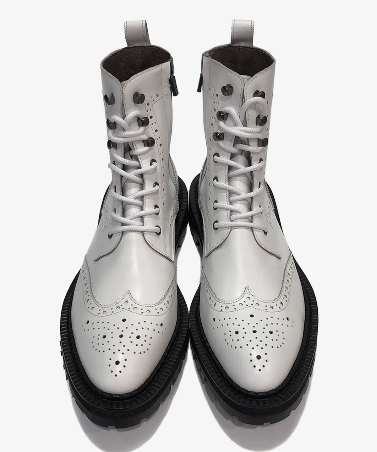 조앤슈(JOENSHOE) 윙팁 스퀘어 워커부츠 화이트