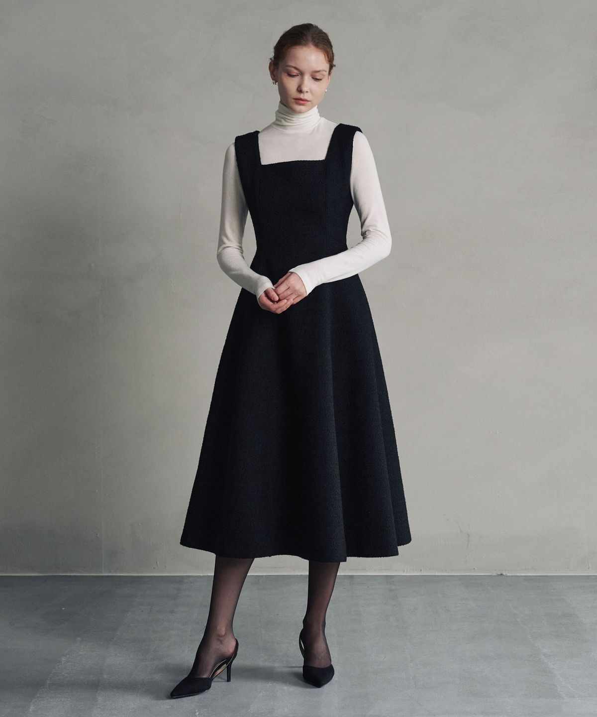 마롯(MARROT) WOOL TWEED VOLUME LONG DRESS_BLACK