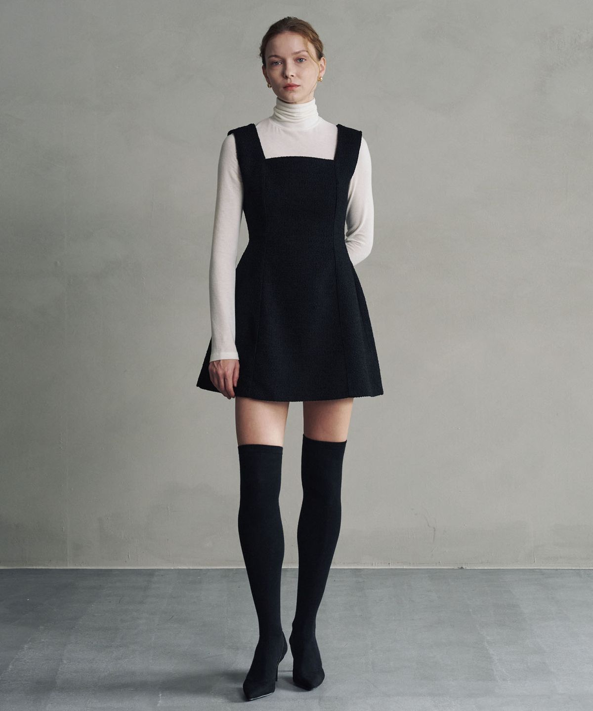 마롯(MARROT) WOOL TWEED VOLUME MINI DRESS_BLACK