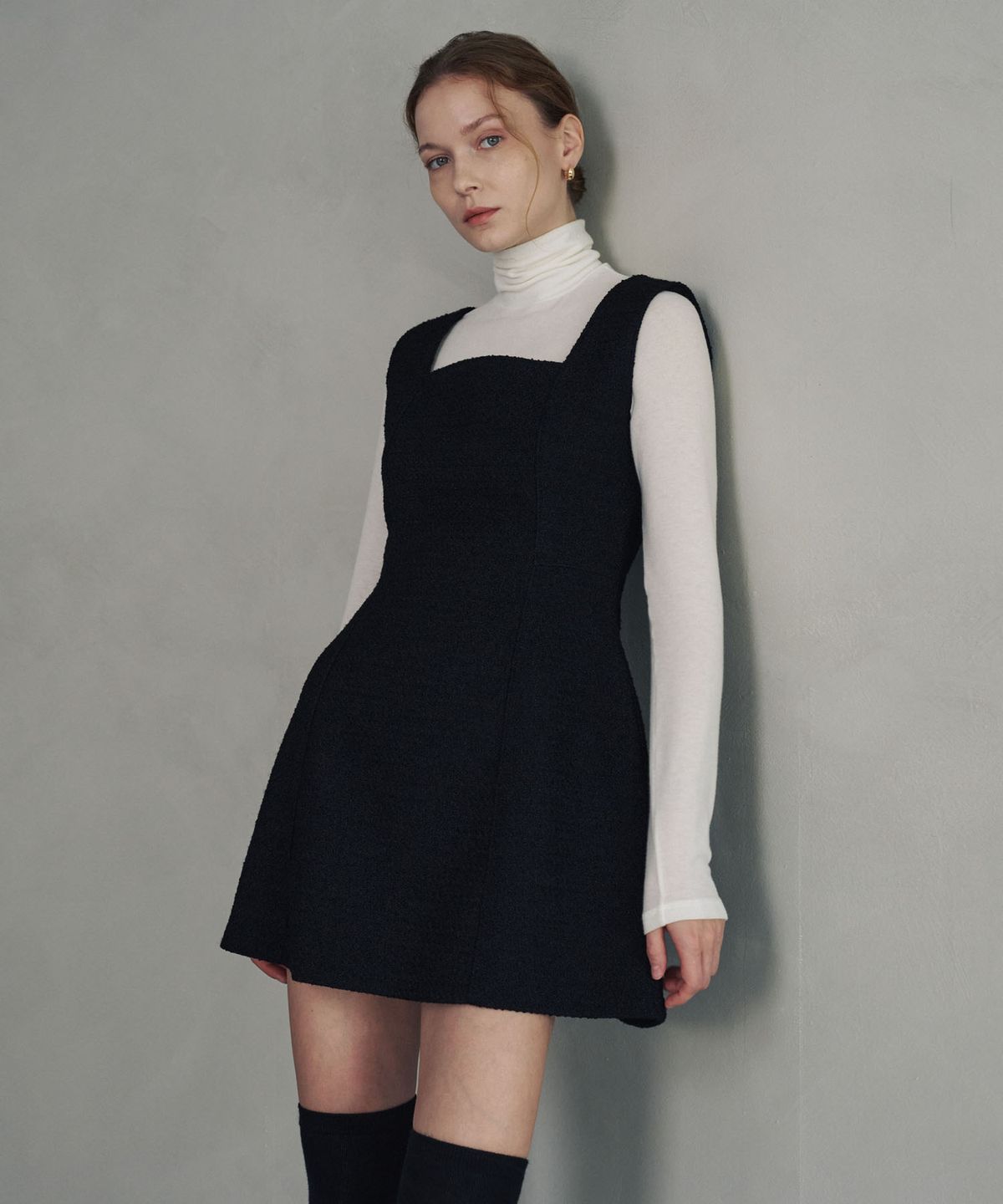 마롯(MARROT) WOOL TWEED VOLUME MINI DRESS_BLACK