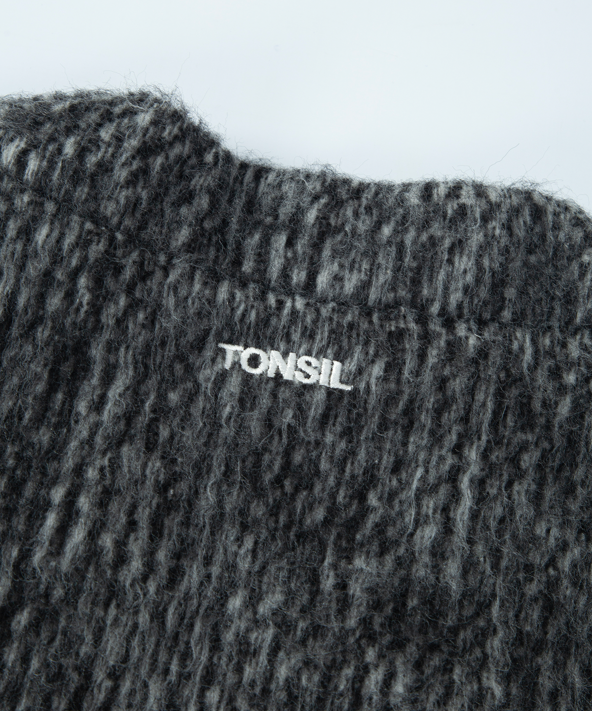 톤슬(TONSIL) 헤어리 울 가디건 블랙